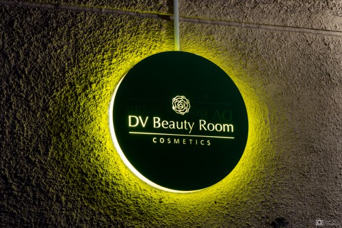 Световая вывеска «DV Beauty Room»
