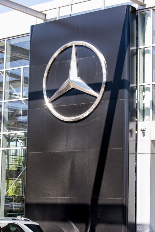 Стелла для автосалона Mercedes-Benz