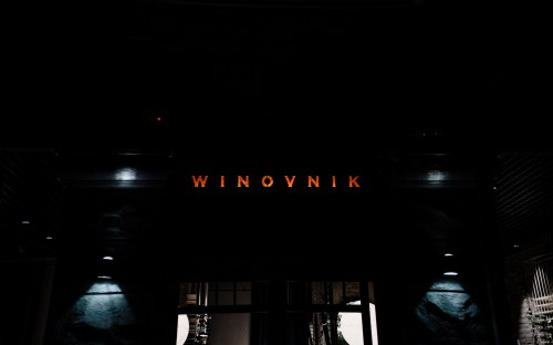 Наружная вывеска для ресторана "WINOVNIK"