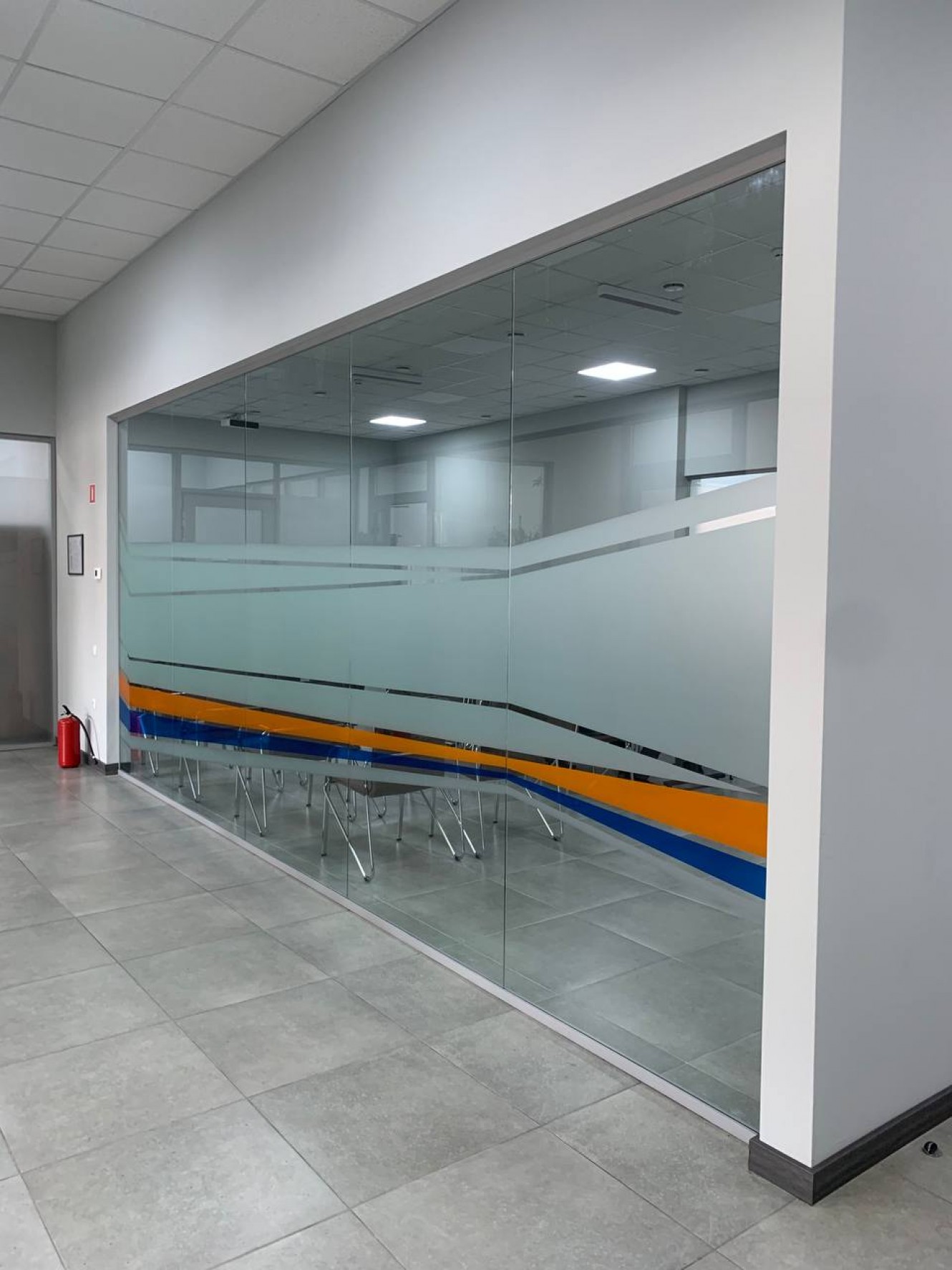 Брендирование стёкол - 2