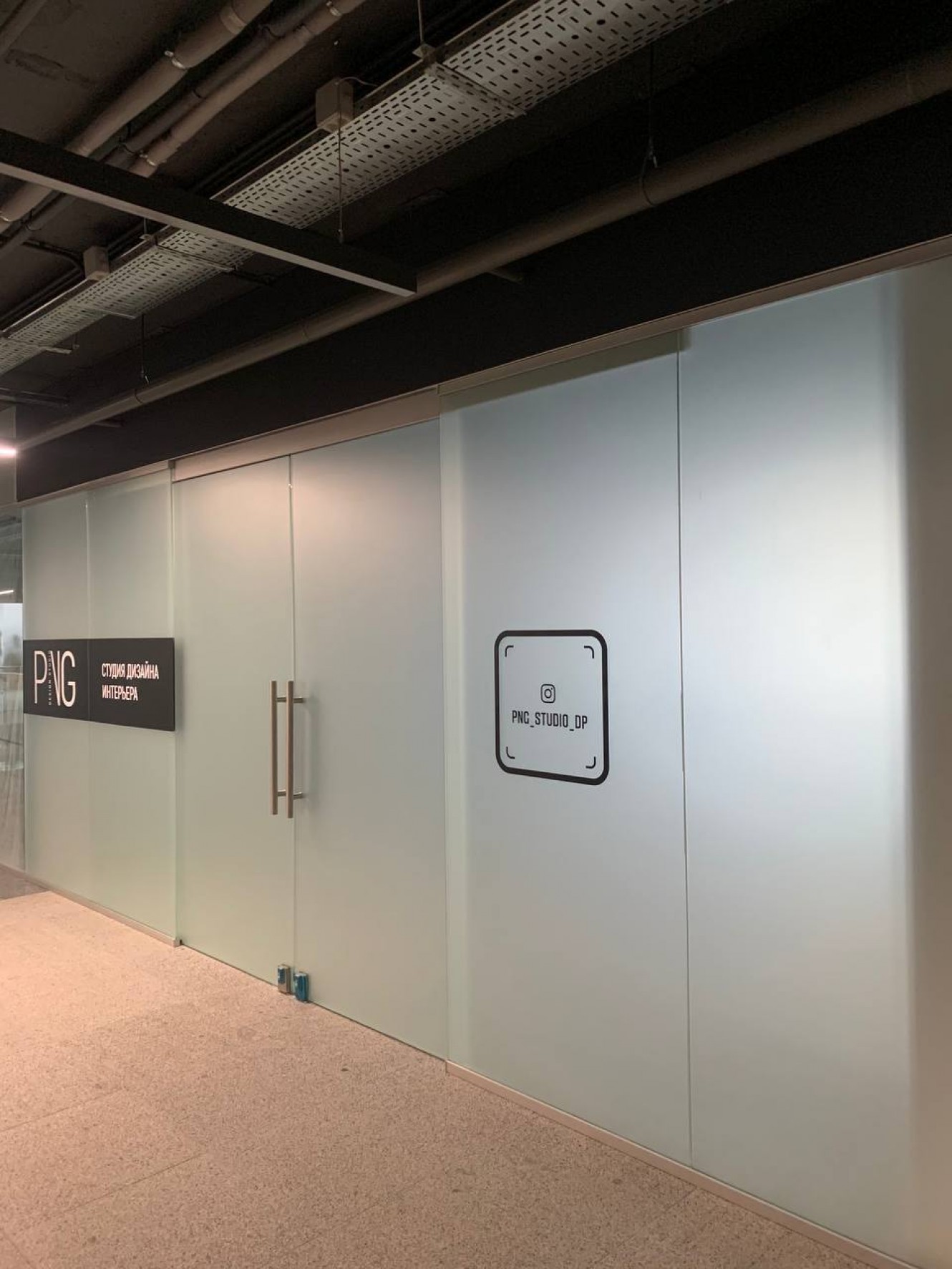 Брендирование стёкол - 7