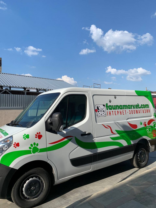 Брендирование авто для компании "FaunaMarket"
